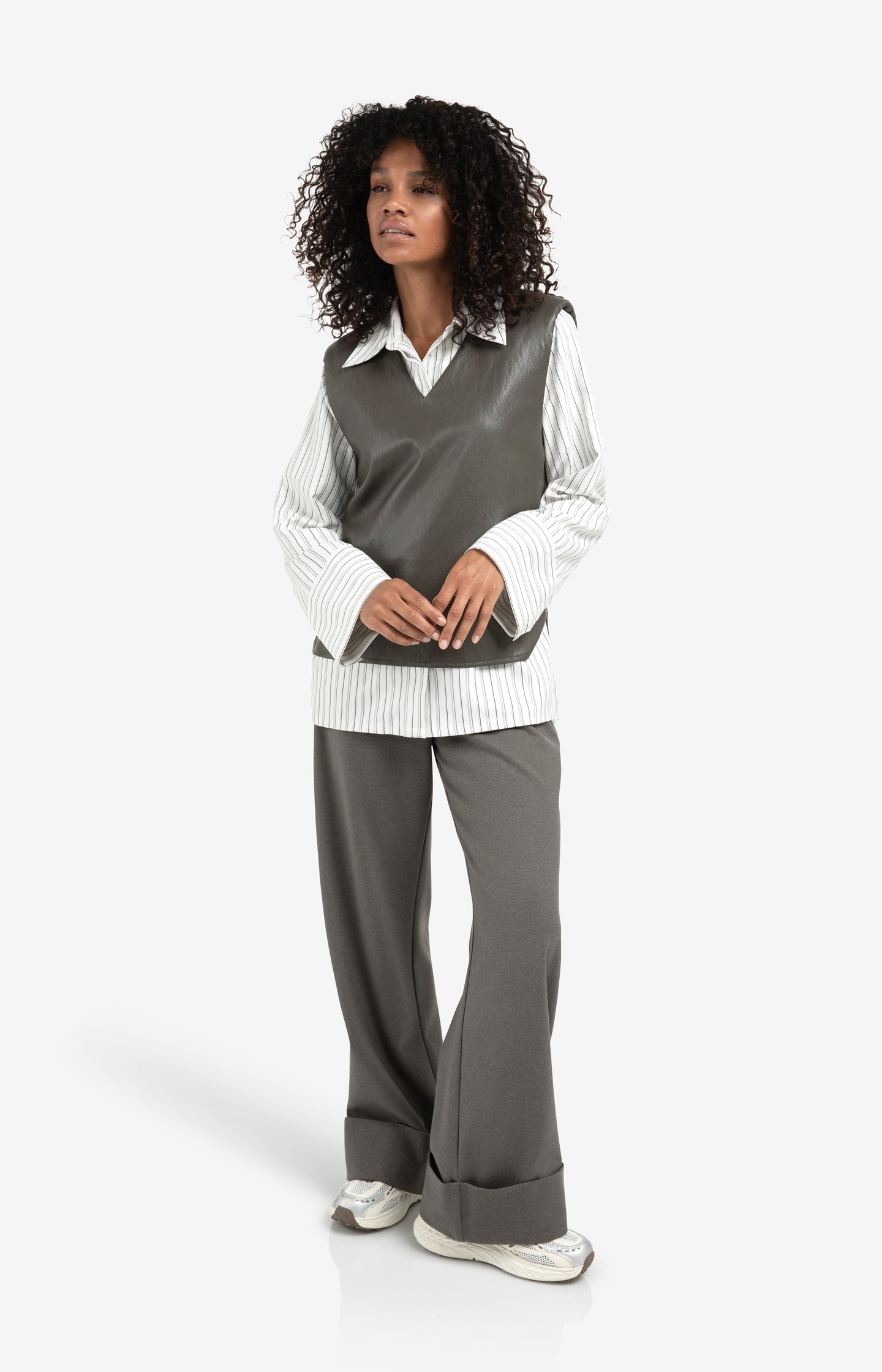 Woven wide leg trousers with belt