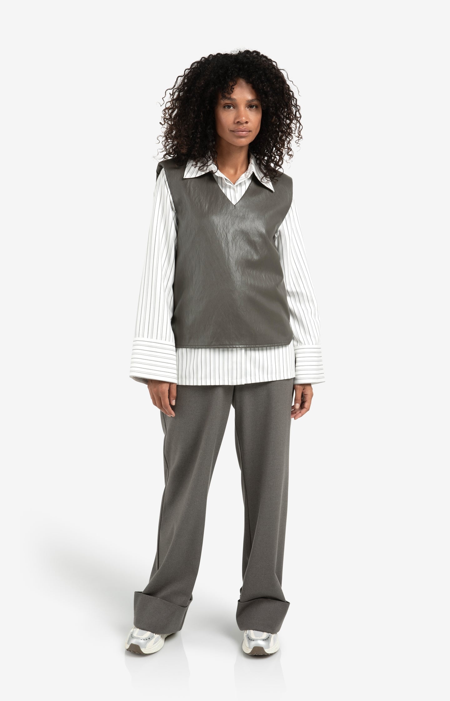 Woven wide leg trousers with belt