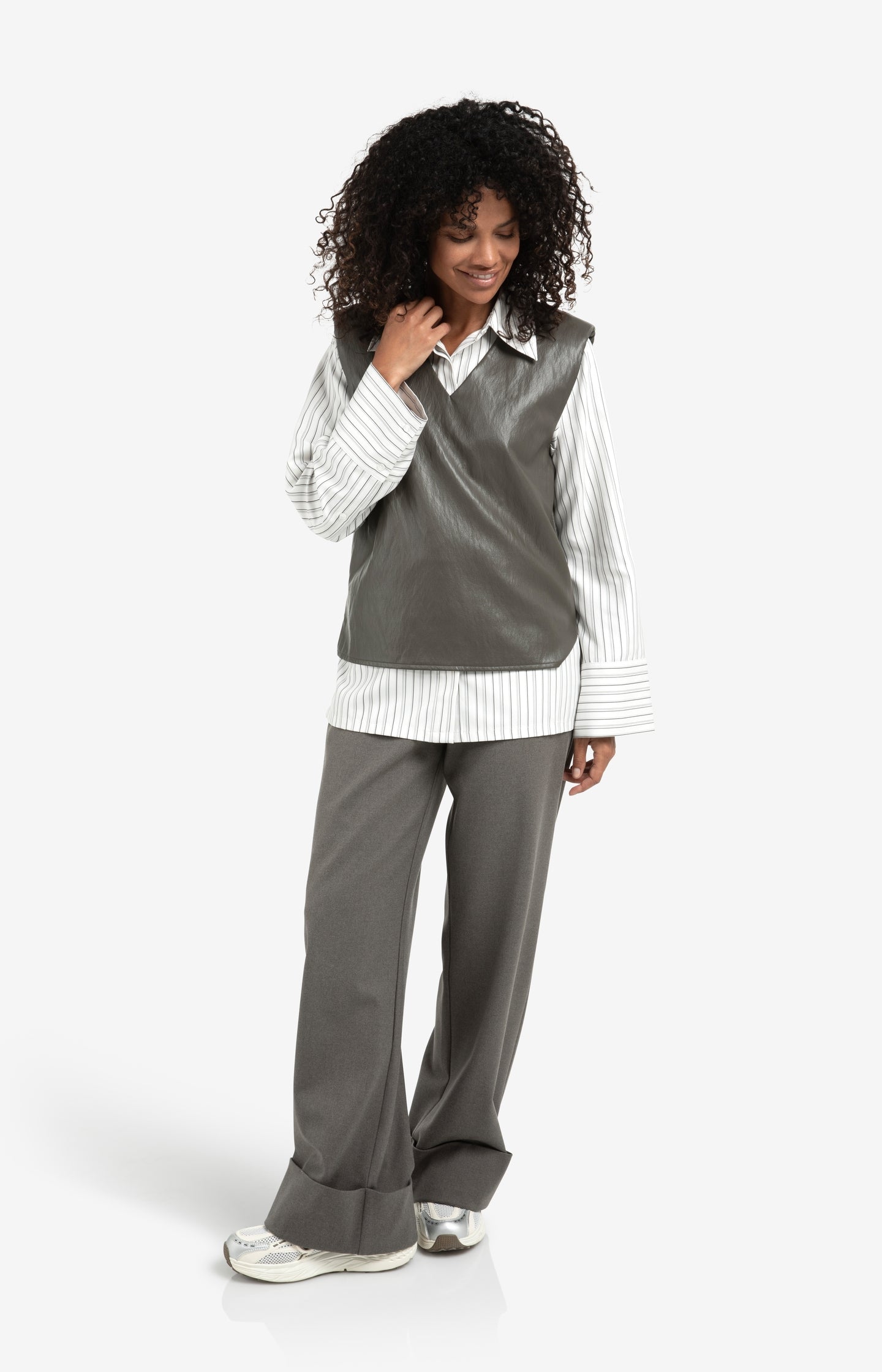 Woven wide leg trousers with belt