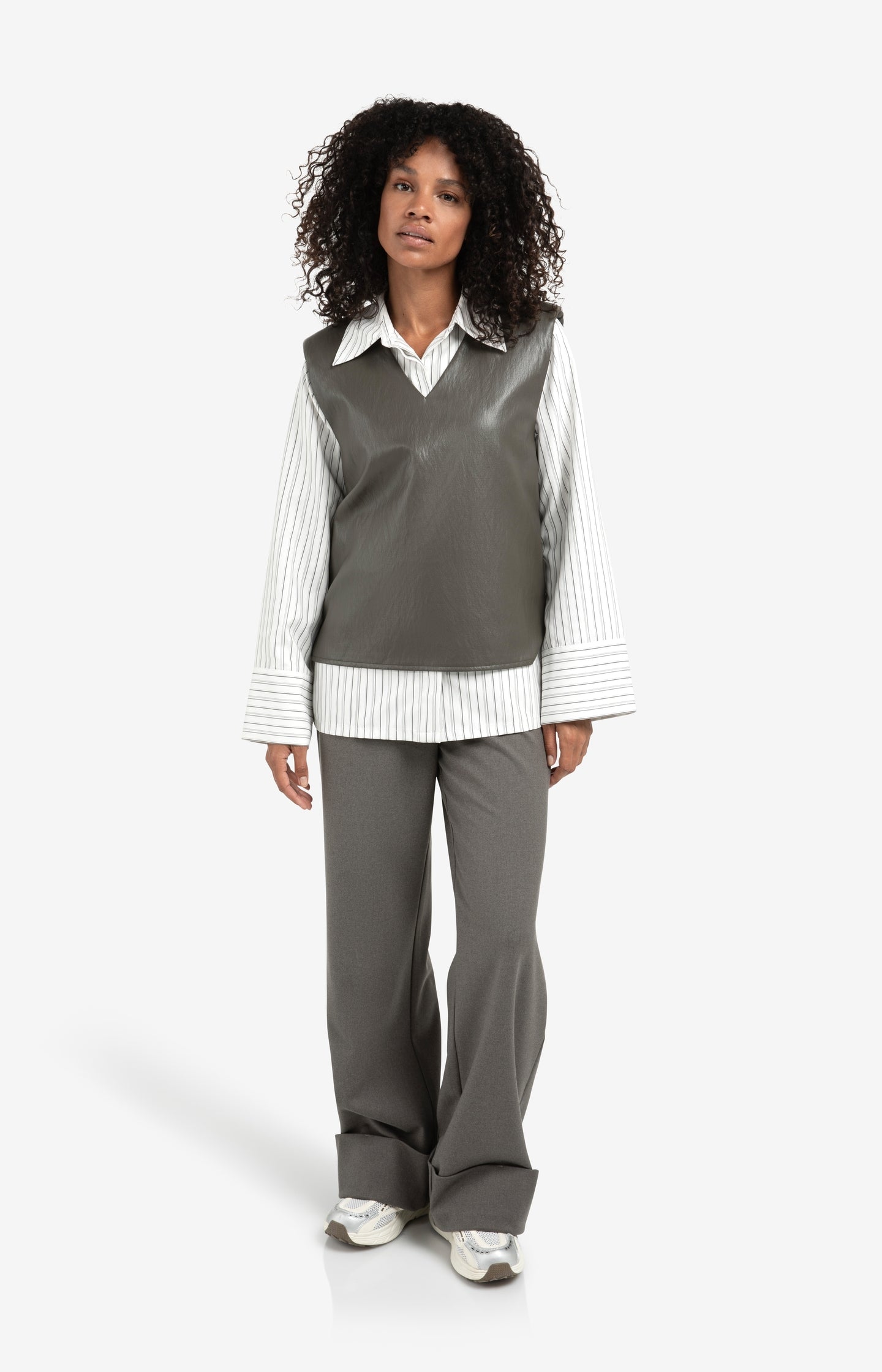 Woven wide leg trousers with belt