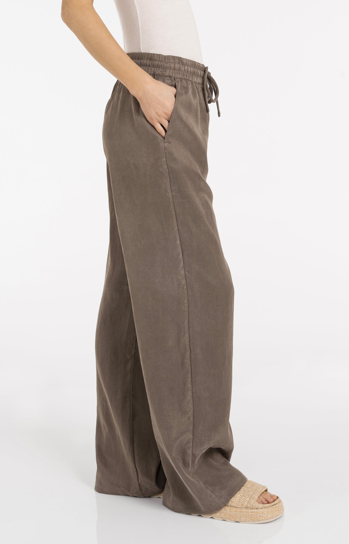 Woven wide leg trousers with elastic waistband