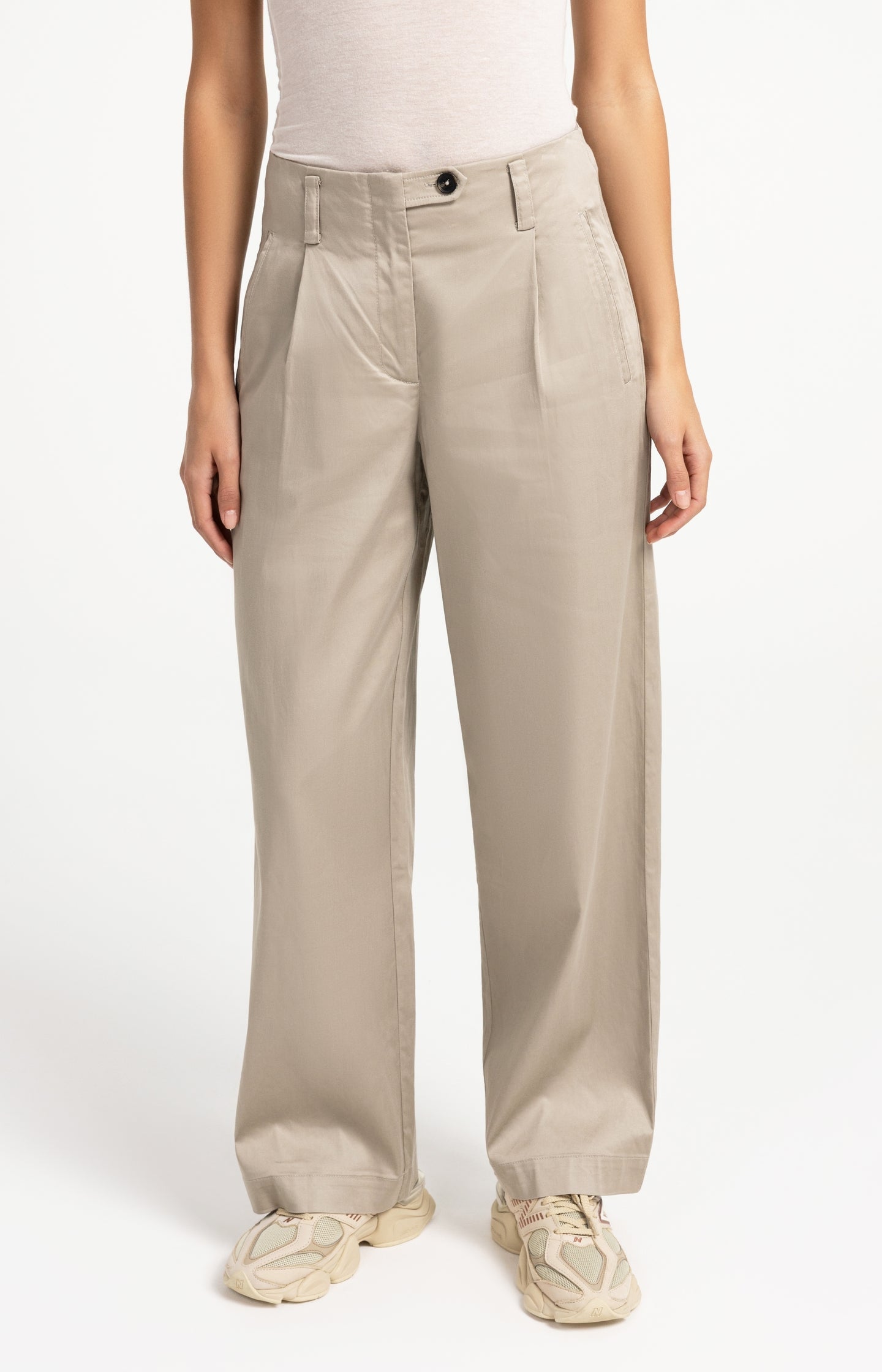 Woven wide-leg trousers with pleat detail