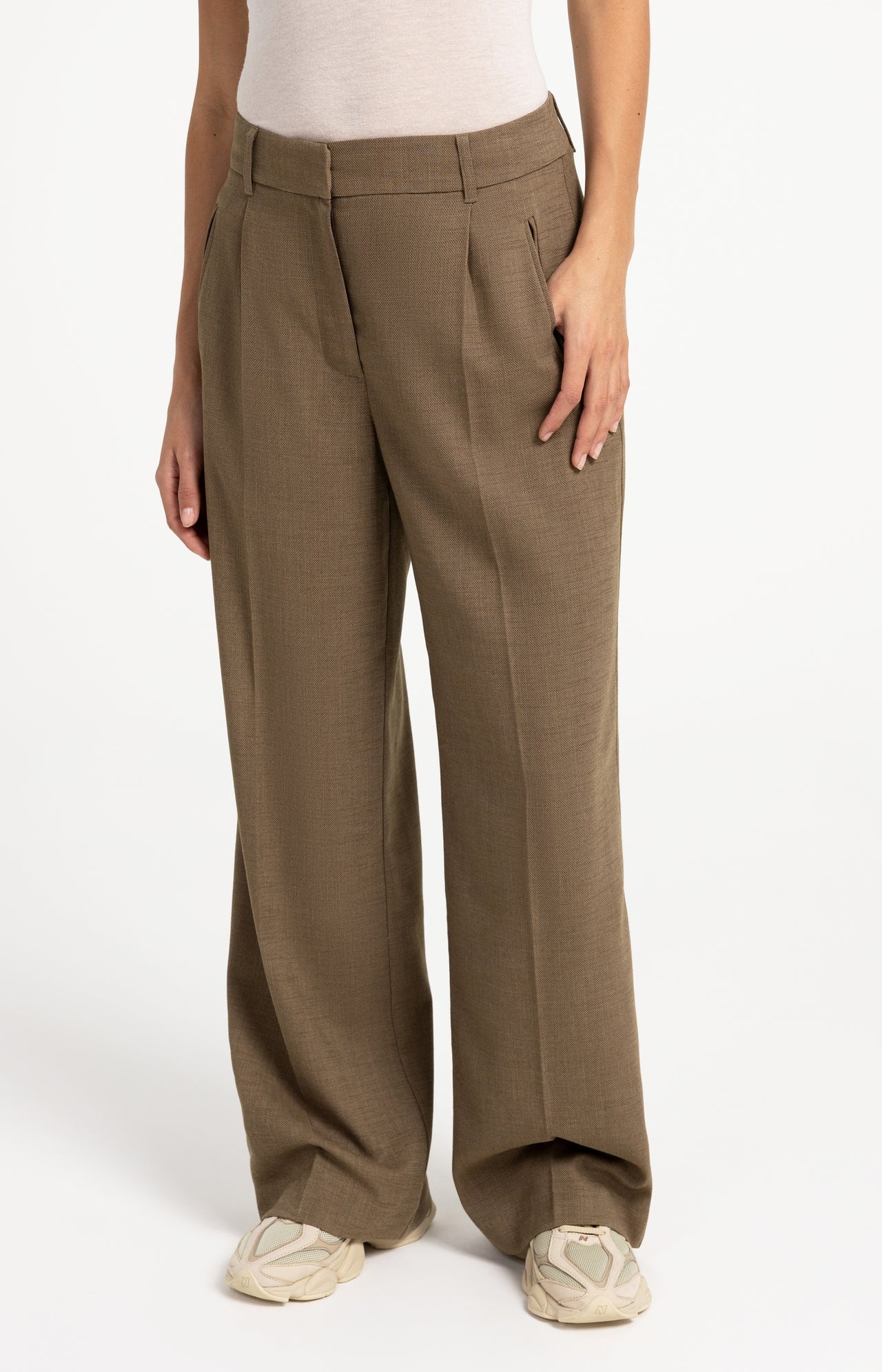 Woven wide-leg trousers with pleat details