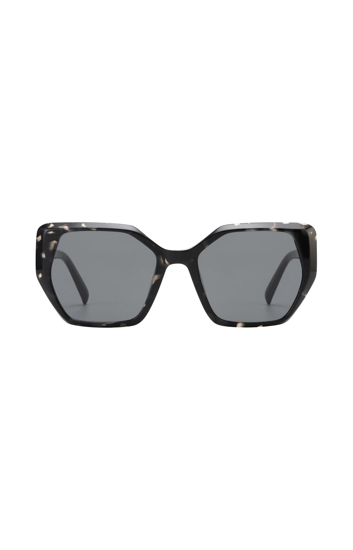 Zoe sunglasses with hexagonal design with dark lenses