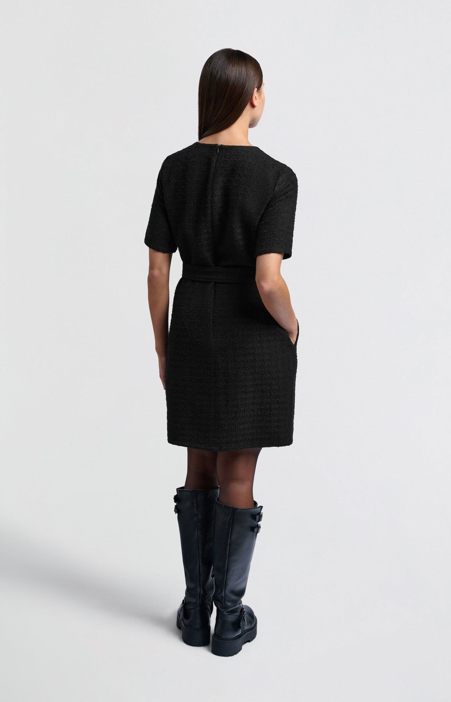 Black dress with belt and half sleeves - Type: lookbook