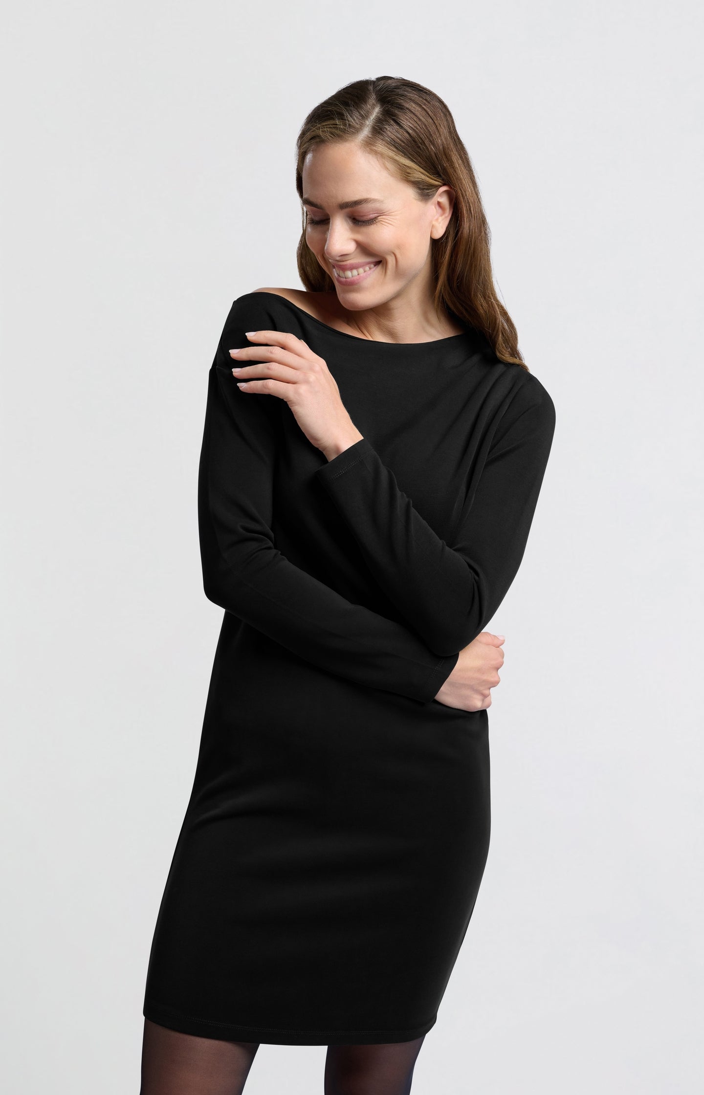 Black off-shoulder dress with long sleeves - Type: lookbook