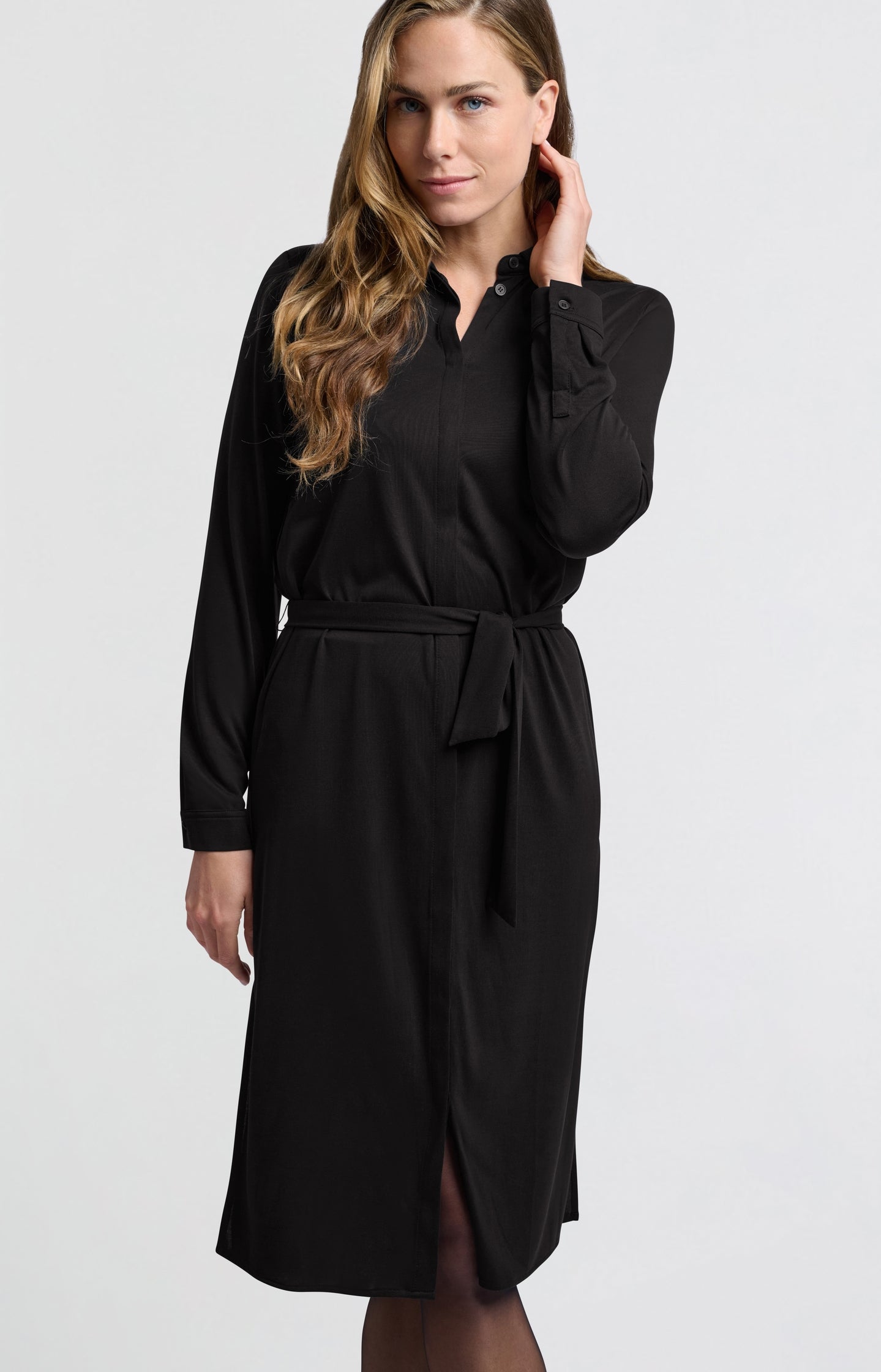 Black shirt dress with tie belt - Type: lookbook